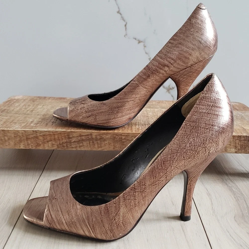 BCBGeneration Heels Womens 7 Bronze Metallic Ariel Peep Toe Leather Stiletto Y2K